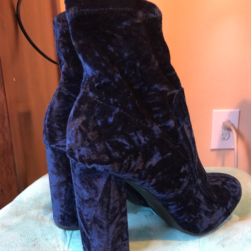 Crushed Velvet Booties - Picture 4 of 5
